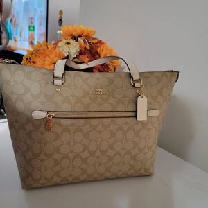 Coach Signature Gallery tote